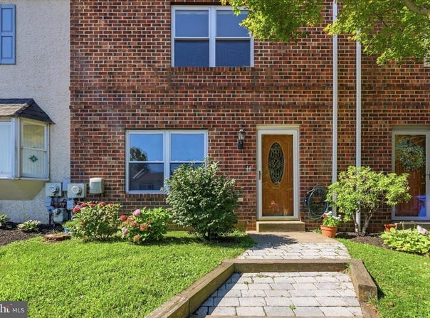 14 KINGSTON TER, ASTON, PA 19014