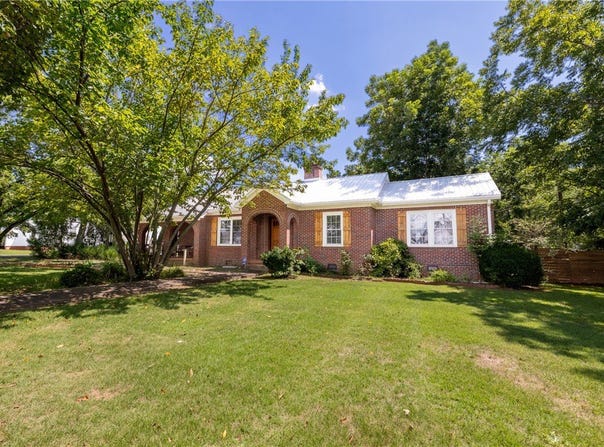 704 Cherry Street, Pendleton, SC 29670
