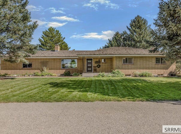 939 S 45th E, Idaho Falls, ID 83401