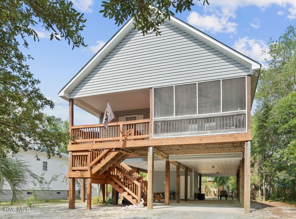 143 NE 4th Street, Oak Island, NC 28465