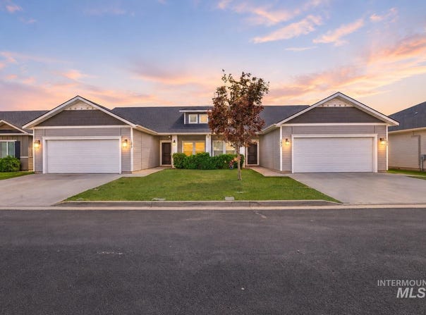 1077/1075 Easy Ave, Twin Falls, ID 83301-1200