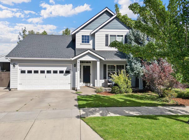 3065 NE Quiet Canyon Drive, Bend, OR 97701