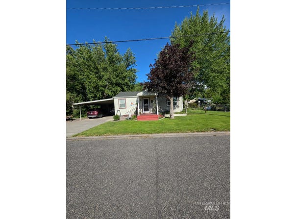 109 3rd Street, Pomeroy, WA 99347