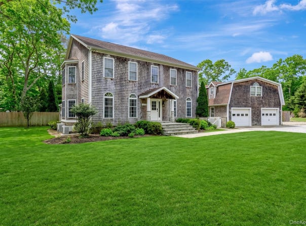 26 Box Tree Road, East Quogue, NY 11942