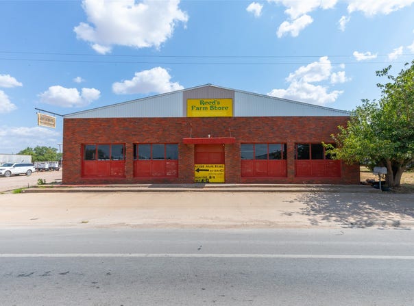 249 E Lake Drive, Hamlin, TX 79520