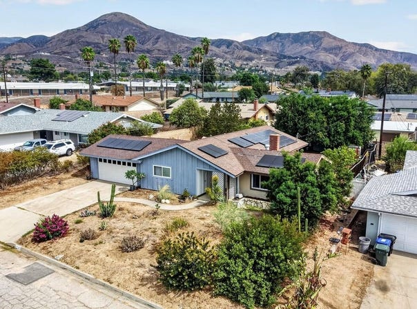 6235 Stanton Ave, Highland, CA 92346