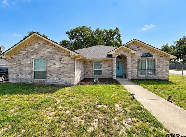 501 Noah Ln, Lindale, TX 75771