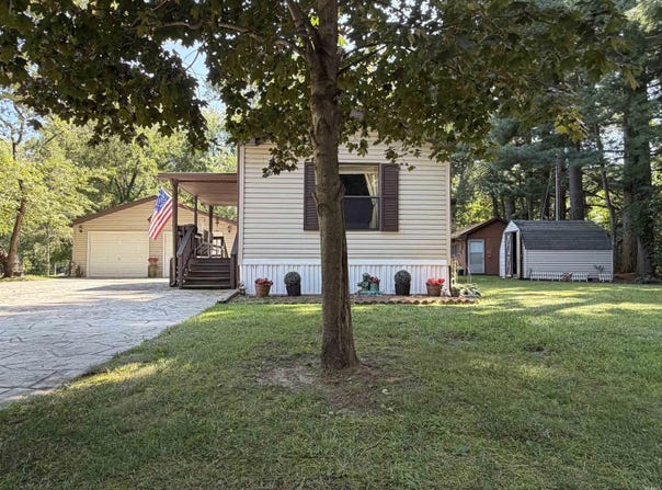2876 N 175 E, Winamac, IN 46996
