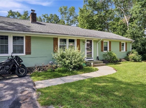7 Byrd Avenue, Johnston, RI 02919