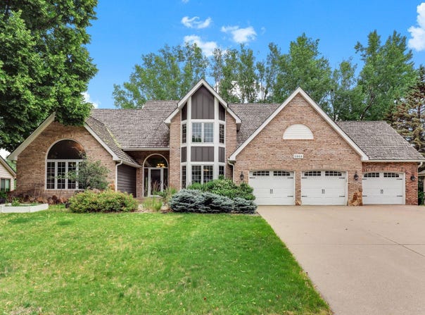 5968 Scenic Place, Shoreview, MN 55126