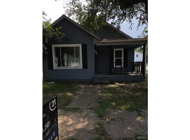 733 Matthews Avenue, Sikeston, MO 63801