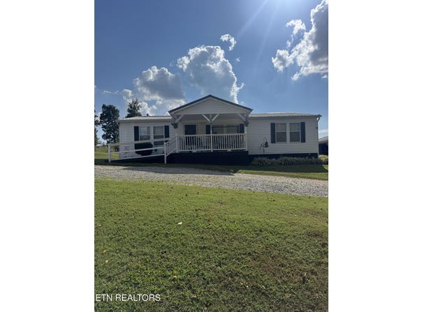 230 Ingram Rd, Madisonville, TN 37354