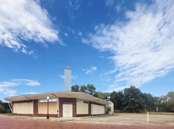 215 E Pacific Ave., Gladewater, TX 75647