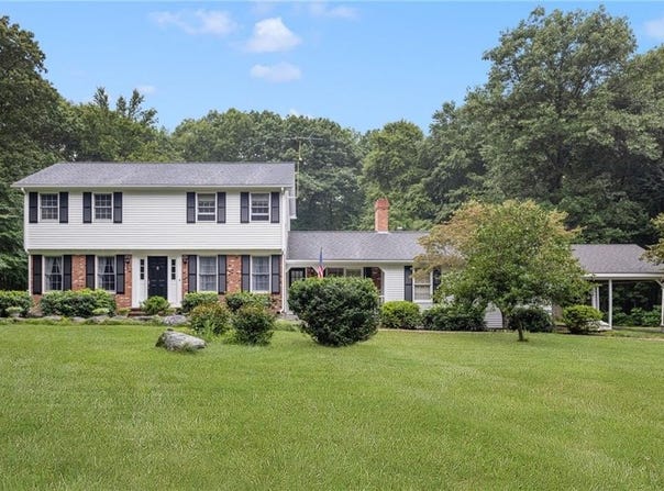 29 Suddard Lane, Scituate, RI 02857