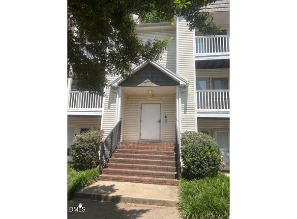 2328 W Vandalia Road, Greensboro, NC 27407