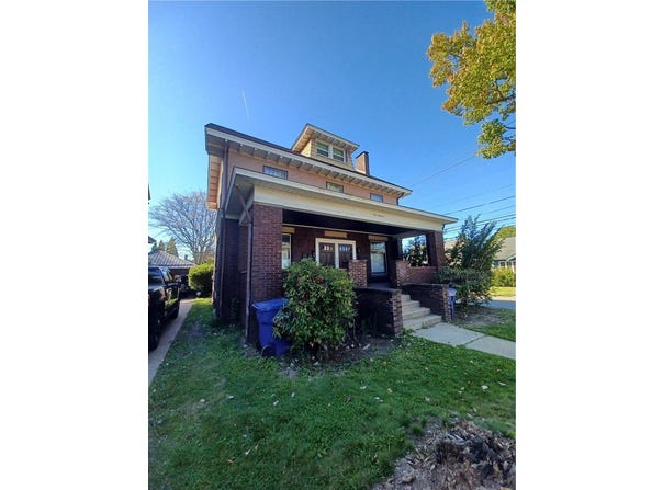 100 2nd St, Ellwood City, PA 16117