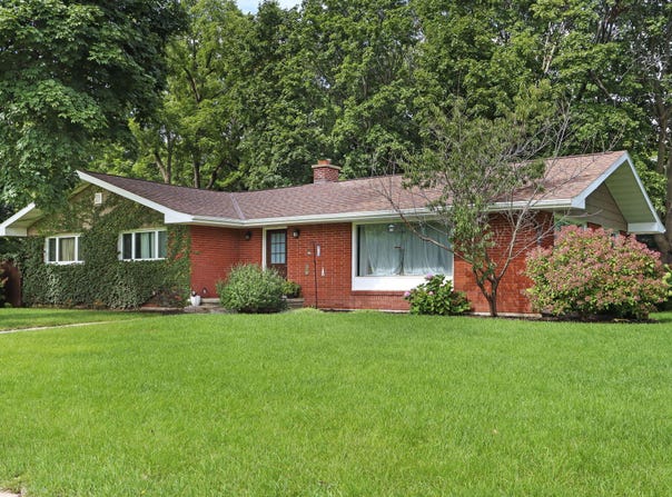 230 Devils Ln, Walworth, WI 53184