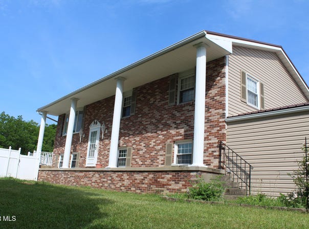 247 Crestview Drive, Duncansville, PA 16635