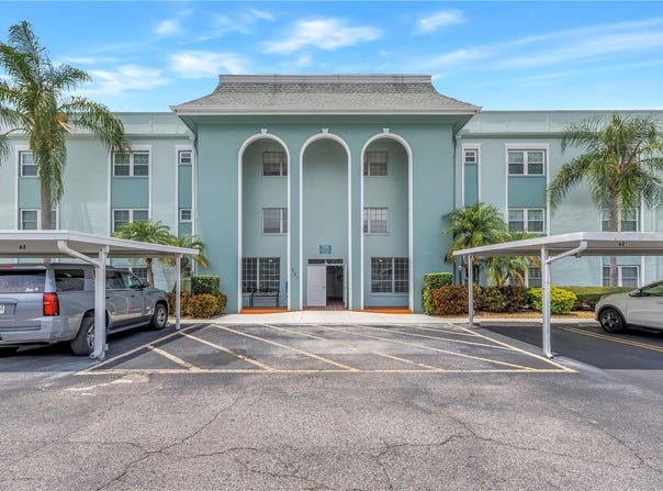 701 POINSETTIA Road, BELLEAIR, FL 33756