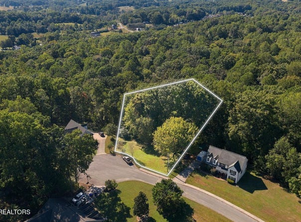 Ridgeway Court, Norris, TN 37828