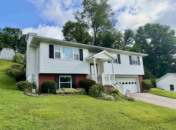 111 Braddock Street, Fairmont, WV 26554