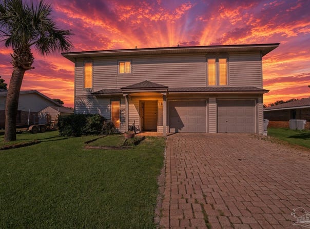 1153 Sunset Ln, Gulf Breeze, FL 32563