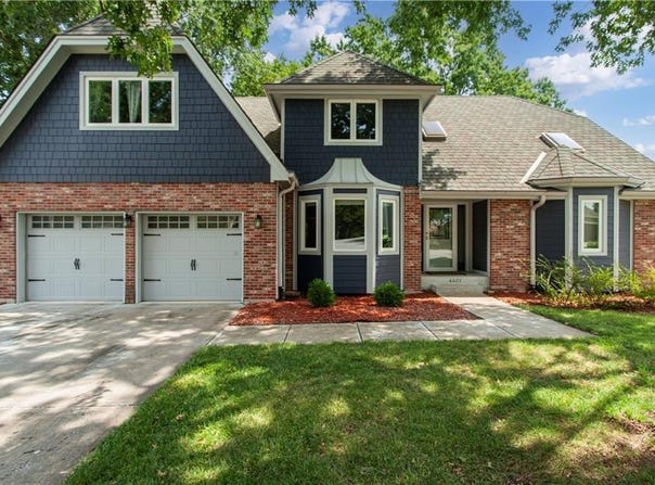 4401 NE Hoit Drive, Lee's Summit, MO 64064
