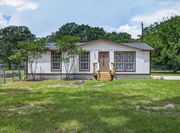 250 E Golden Oaks Drive, Mabank, TX 75156