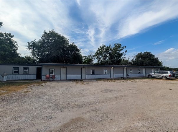315 N Front Street, Mathis, TX 78368