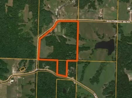 27836 Southwest Boulevard, Macon, MO 63552