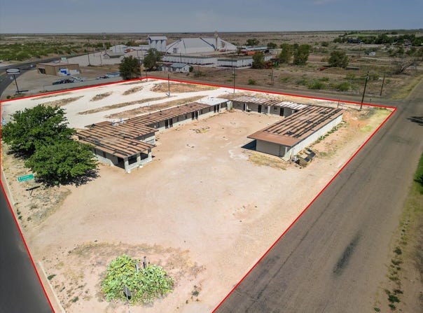 9th & 10th Street, Plains, TX 79355