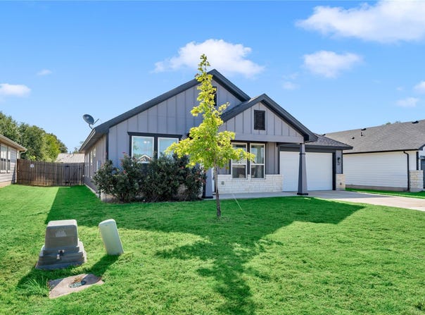 449 Dove Trl, Bertram, TX 78605