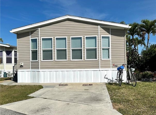4520 Split Log Ln E, ESTERO, FL 33928