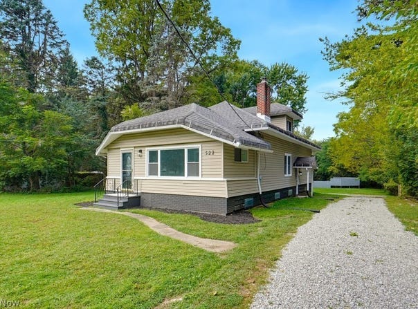 522 Massillon Road, Akron, OH 44306