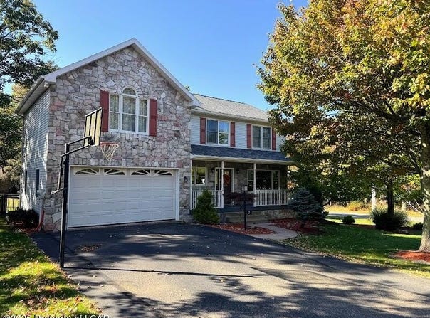 2 Golfwood Drive, Hazleton, PA 18202