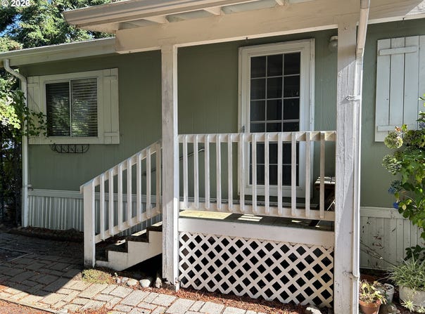179 OUTER Dr, Florence, OR 97439