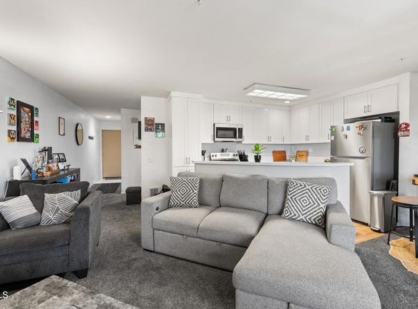 2713 Antonio Avenue, Camarillo, CA 93010