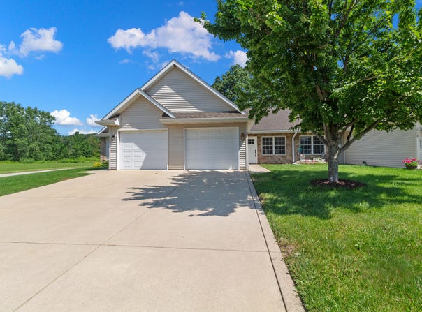 355-c S Boo Road, Burns Harbor, IN 46304