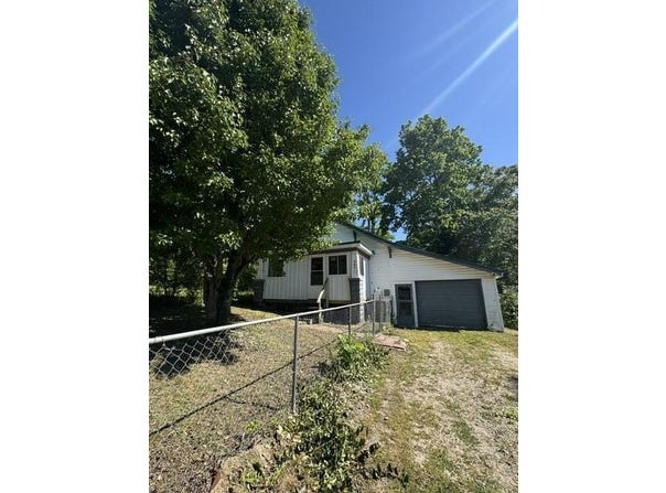 309 E Webster Avenue, Ava, MO 65608