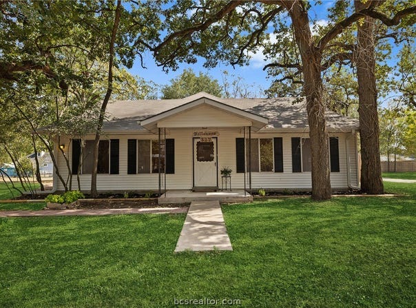 327 12th Street, Somerville, TX 77879