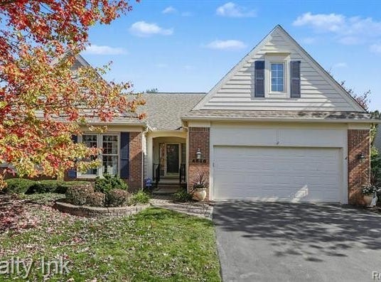 4646 Roundtree Drive, Genoa Twp, MI 48116
