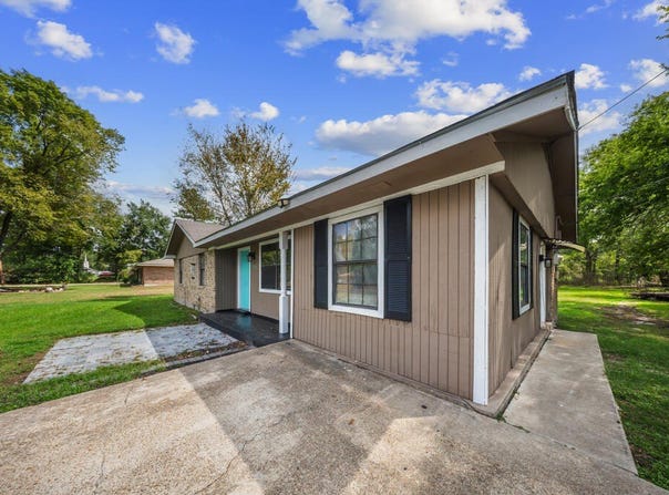 179 Sunmeadow Drive, Lufkin, TX 75904