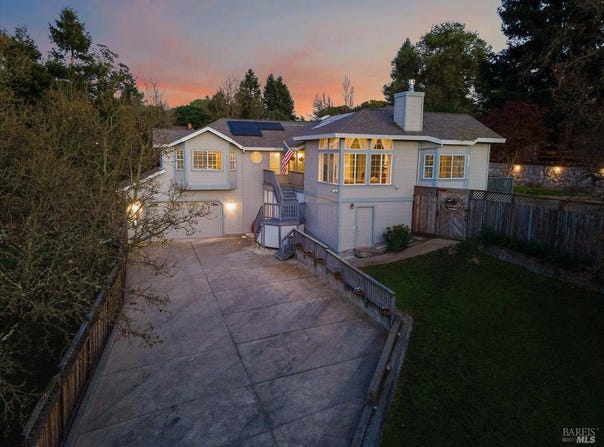 6081 Malcom Lane, Penngrove, CA 94951