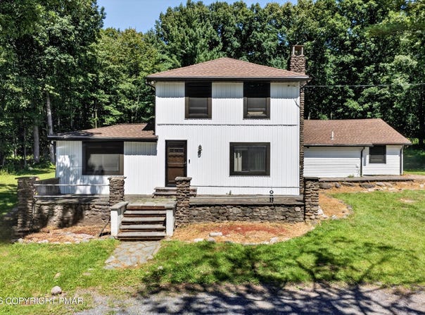 211 Sand Spring Road, Cresco, PA 18326
