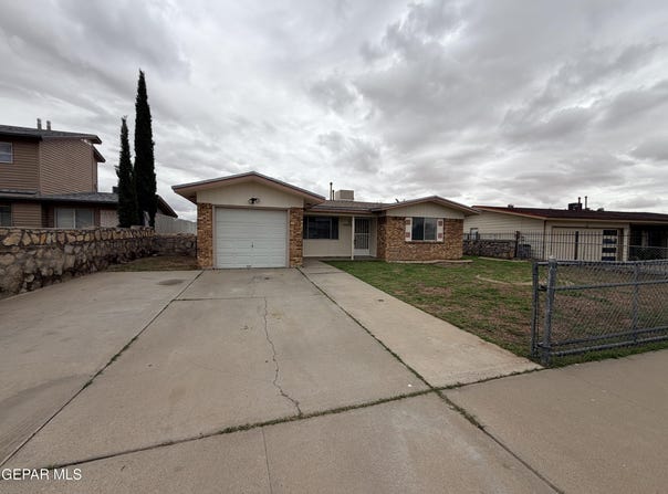 10428 CENTAUR Drive, El Paso, TX 79924