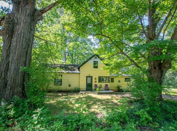 1304 S Richter Road, Suttons Bay, MI 49682