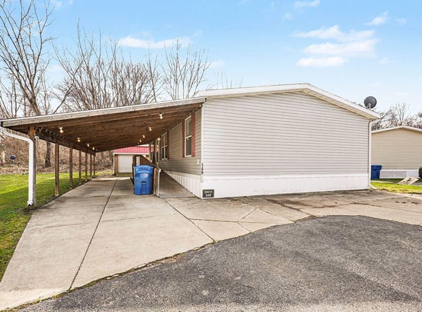 7604 Red Arrow Highway, Watervliet, MI 49098