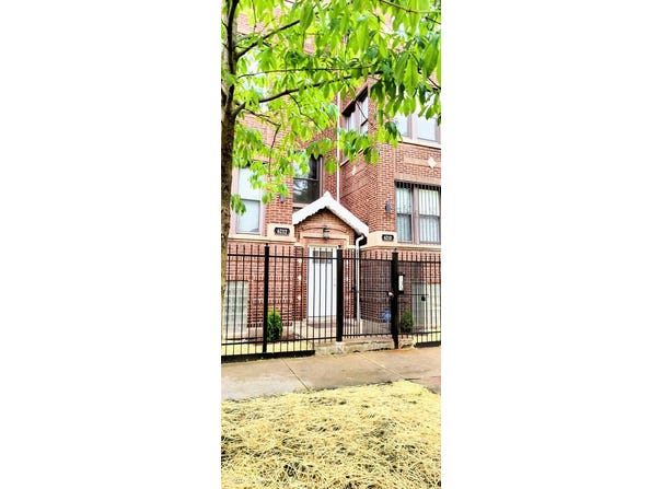 6210 S Eberhart Avenue, Chicago, IL 60637