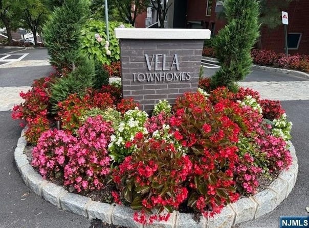 6 Vela Way, Edgewater, NJ 07020