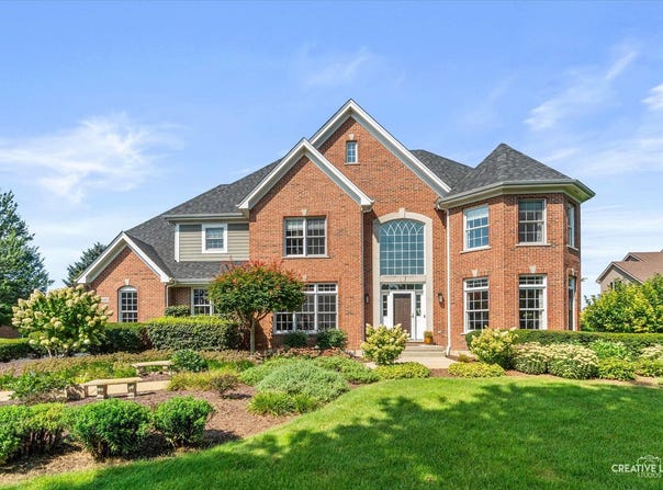 11N600 Hunter Trail, Elgin, IL 60124
